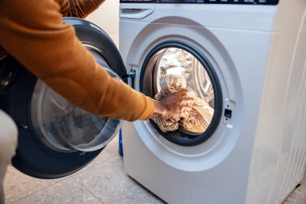 Visada 50 ml šio tirpalo pilu į skalbyklę, kai skalbiu antklodę. Taip mano antklodė išlieka minkšta ir kvepia kaip pavasario pieva. Kaip skalbti antklodę skalbimo mašinoje?