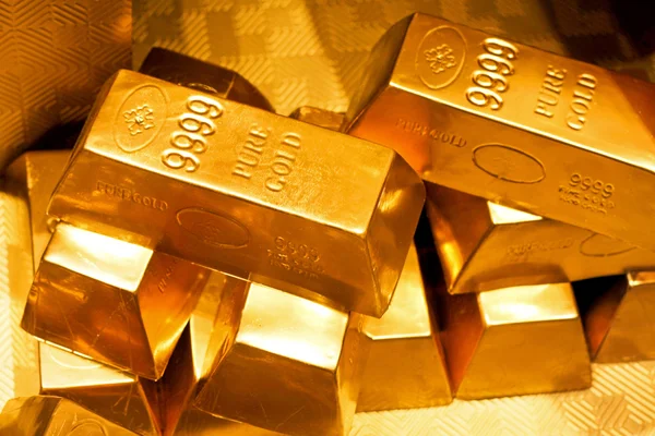 Aukso kaina svyruoja. „Barrick Gold & Co.“ sagtis. O dabar ateina FED