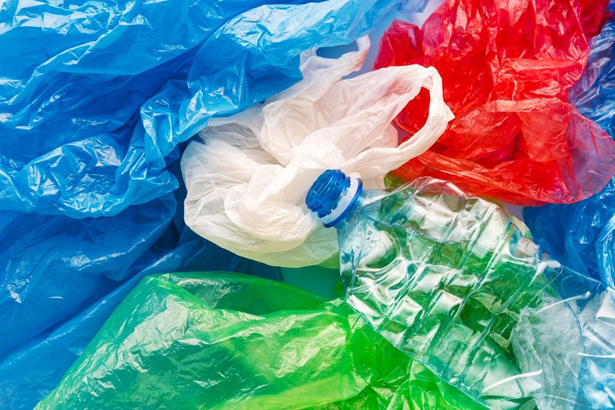 plastikiniais maišeliais