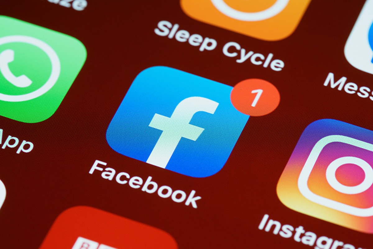 „Facebook“ ir „Instagram“ ketina naudoti jūsų asmeninius duomenis dirbtiniam intelektui, štai kaip nuo jų apsisaugoti