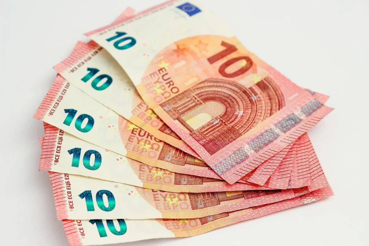 10 eurų banknotas: ką verta žinoti, kad neprarastumėte vertingo radinio