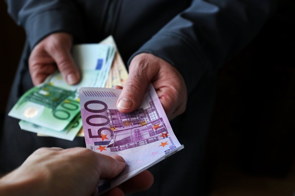 Kas iš tikrųjų nutiks, jei Lietuvoje dings grynieji pinigai