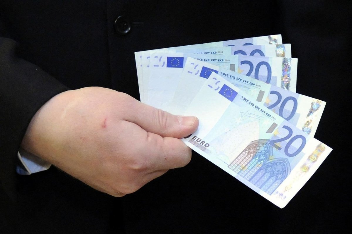 Kas iš tikrųjų nutiks, jei Lietuvoje dings grynieji pinigai