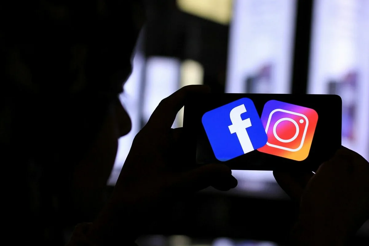 „Facebook“ ir „Instagram“ ketina naudoti jūsų asmeninius duomenis dirbtiniam intelektui, štai kaip nuo jų apsisaugoti
