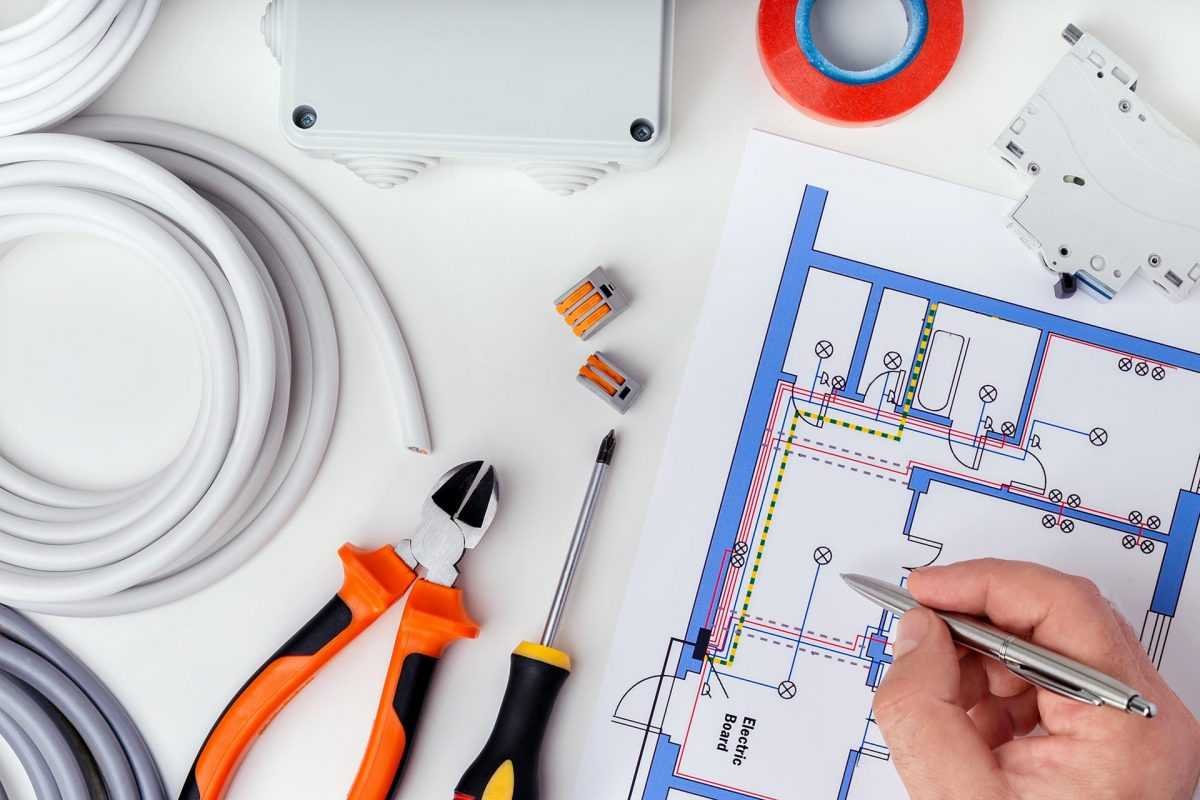 Elektros kaina Lietuvoje pasikeitė – štai kiek iš tikrųjų dabar mokate už 1 kWh (ir kiek kainuoja jūsų įpročiai)