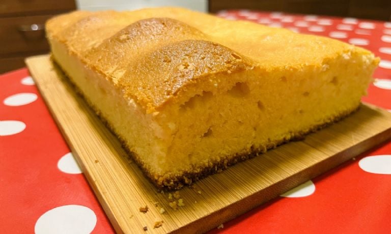 Be cukraus: pasigaminkite šį baltymų kupiną ir skanų debesų pyragą