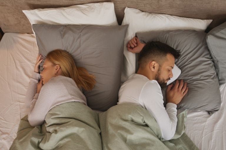 Kokia yra tinkama pusė miegoti lovoje ir pagerinti ryšį su savo partneriu, pasak Feng Shui