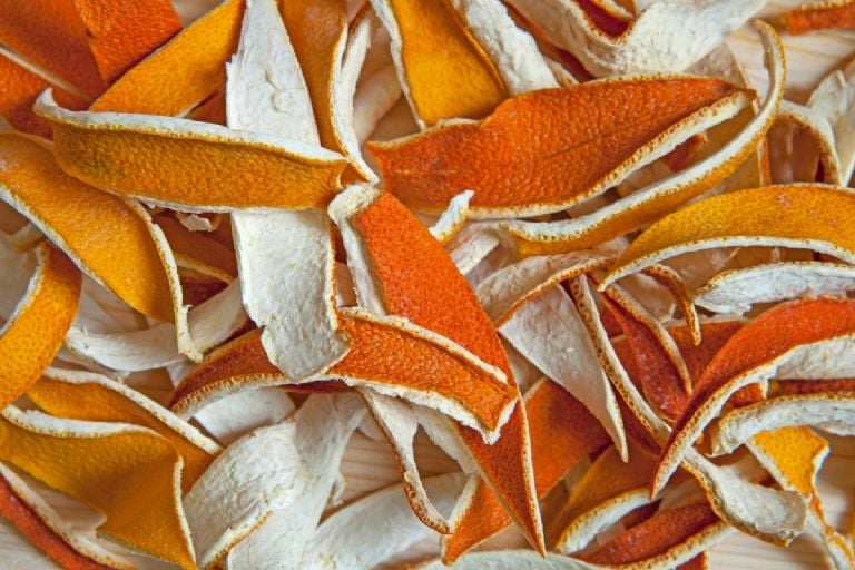 Visam laikui išgąsdinkite tarakonus iš savo virtuvės naudodami šį ingredientą, kurį išmetate