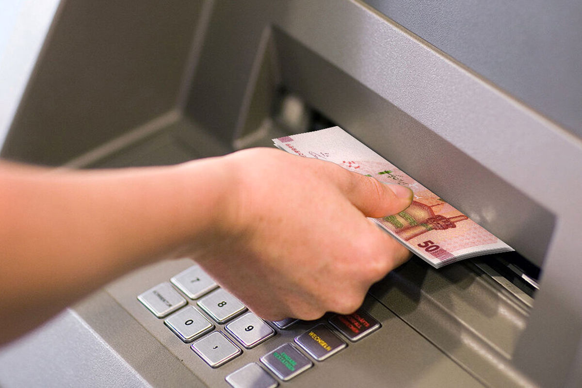 Kodėl kai kurie bankomatai nebeišduoda grynųjų: štai kas vyksta