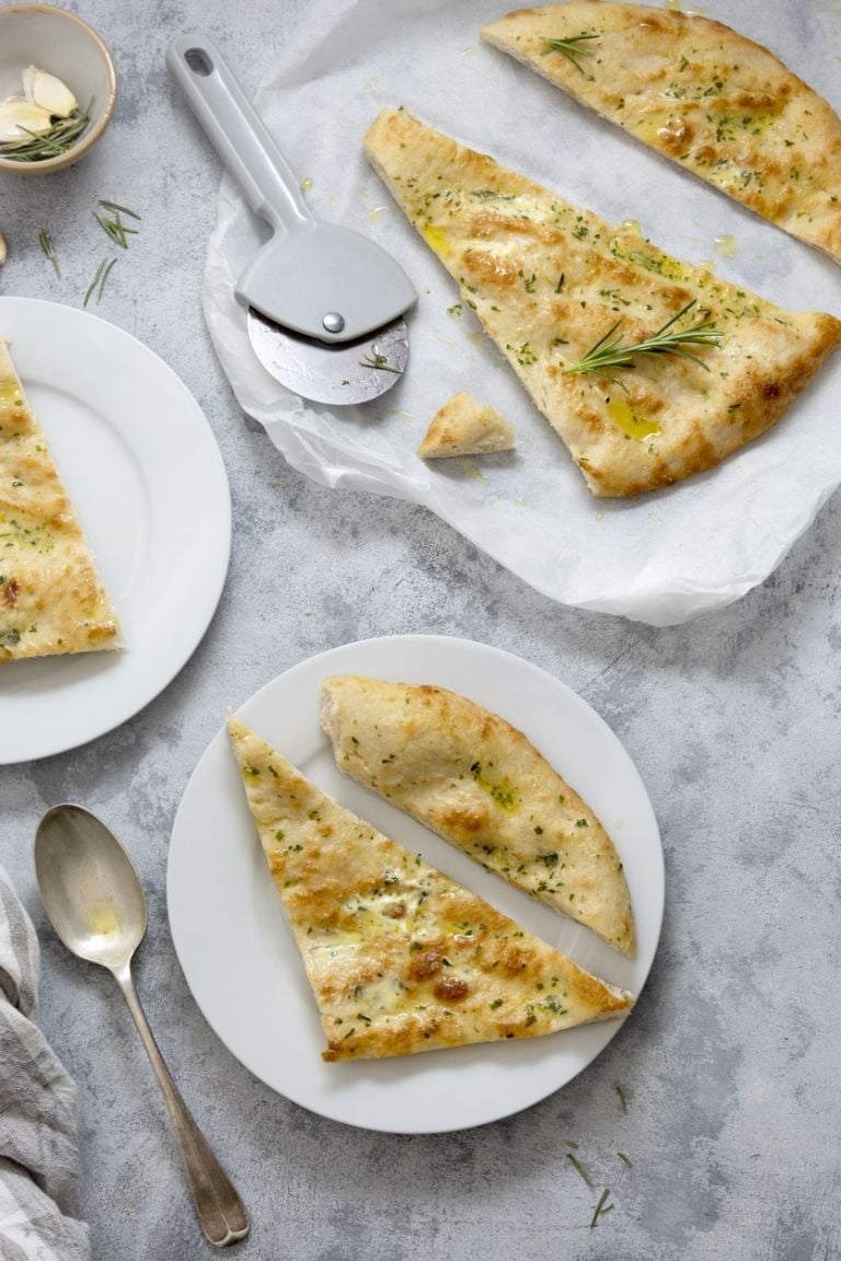 Focaccia mirė; Kaip padaryti šią plonesnę, traškesnę alternatyvą