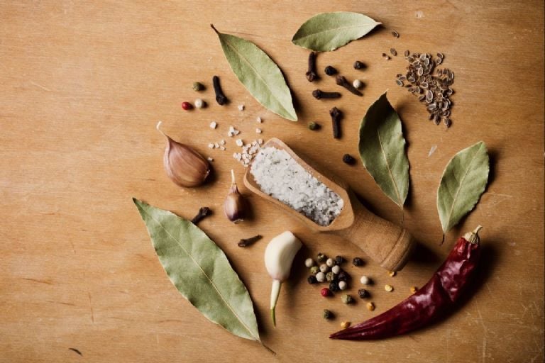 Išgąsdinkite tarakonus, kurie amžinai įsiveržia į jūsų namus su šiuo nuodu, pagrįstu 4 ingredientais