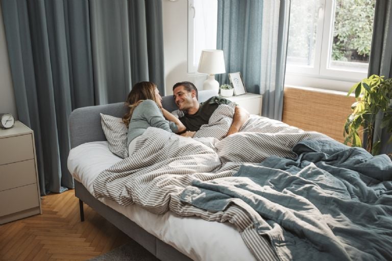 Koks yra augalas, kurį turėtumėte įdėti į savo miegamąjį, kad sustiprintumėte meilę poroje, pagal Feng Shui