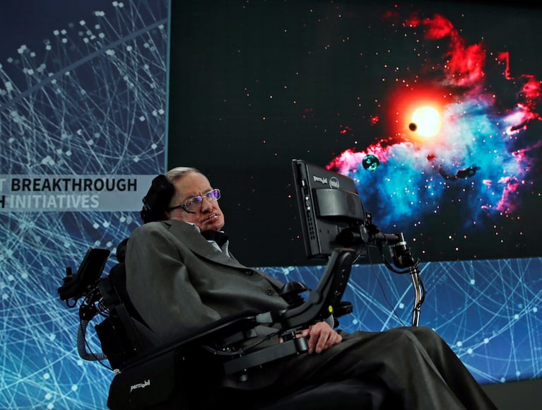 Stephenas Hawkingas prognozavo, kad žemė gali tapti dideliu ugnies kamuoliu iki 2600 metų.