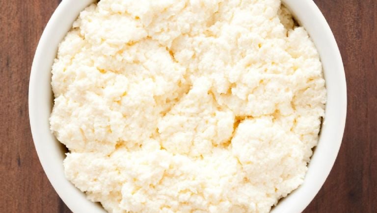 Be miltų ir cukraus: kaip pasigaminti raudonųjų uogų rikotos kąsnelius tik iš 6 ingredientų