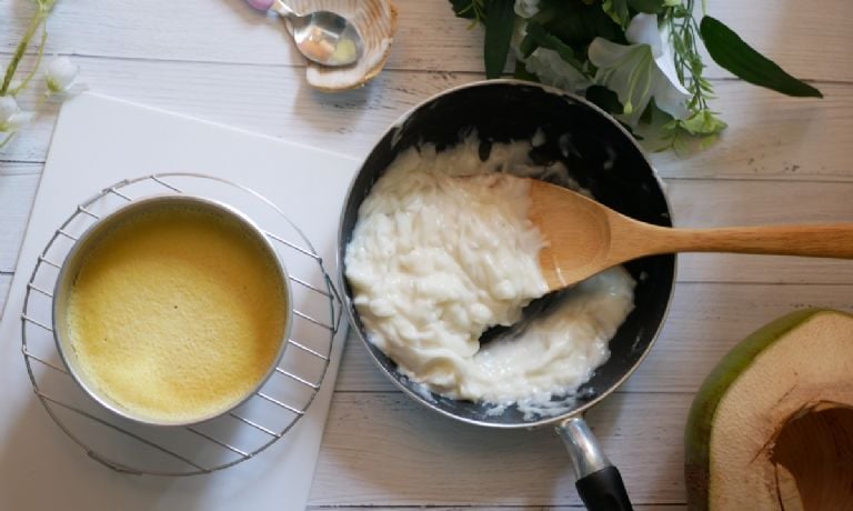 Be miltų: išsikepkite šį sveiką ir skanų kokosinį pyragą