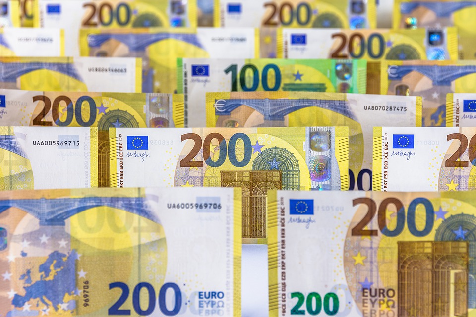 5–100 eurų banknotai dingsta: kaip išsaugoti senąsias kupiūras kaip kolekcininkas?