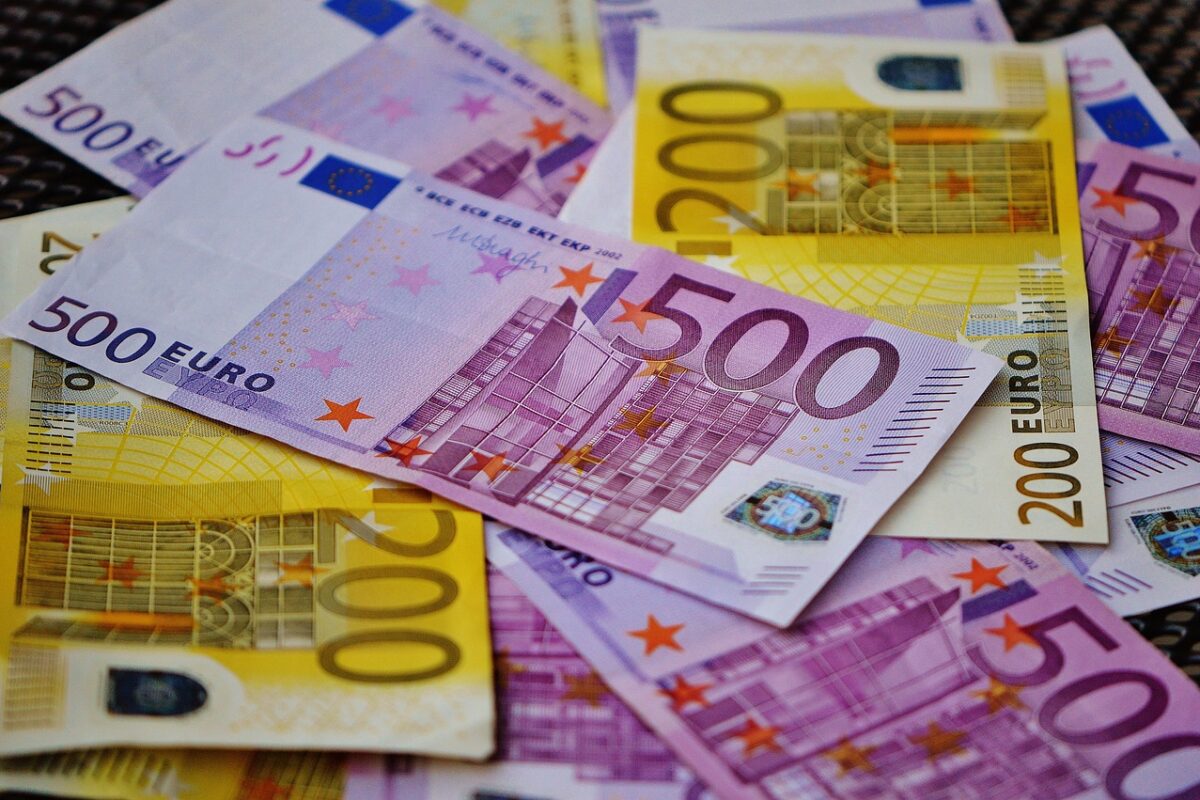 Lietuva ruošiasi dideliems euro grynųjų pinigų pokyčiams: ką reikia žinoti