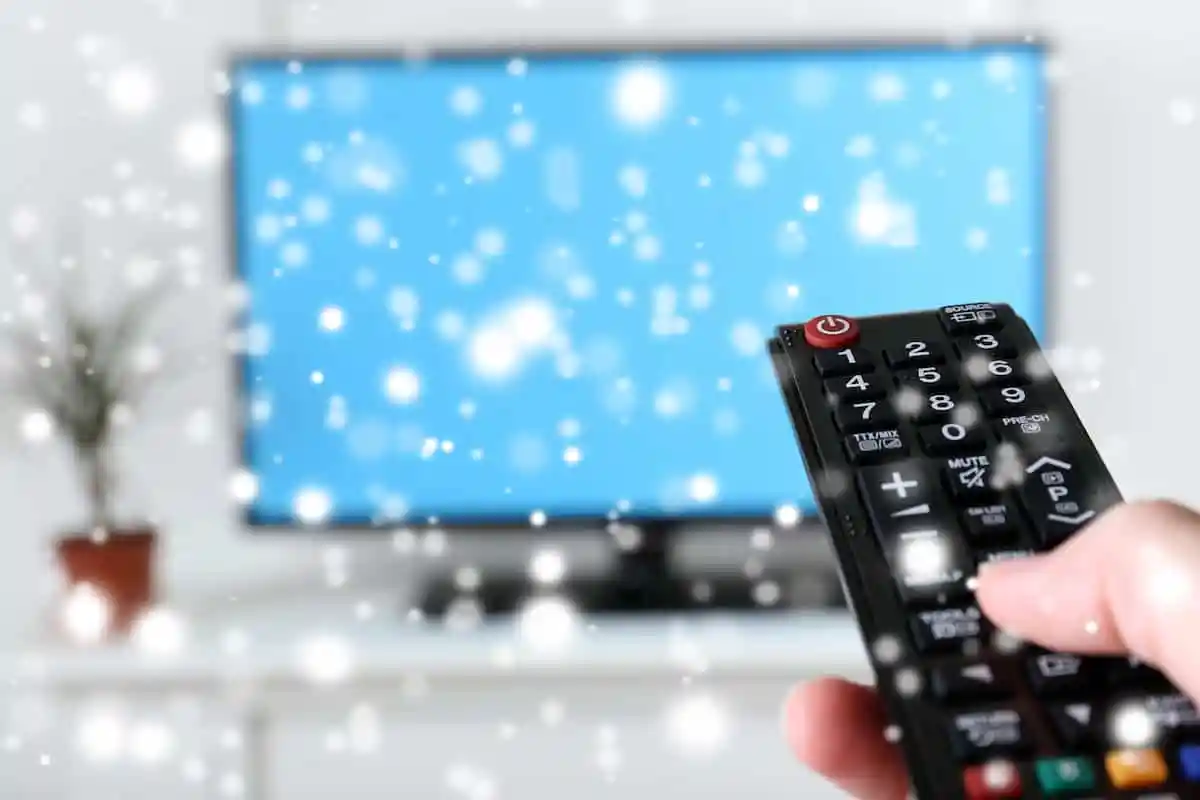 „Melas, kolosalnas melas!“ Kiek iš tikrųjų elektros naudoja TV budėjimo režimu – atsako komentatoriai, technikai ir skaičiuotuvai