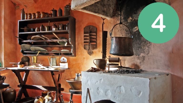 Padėkite šį baldą iš močiutės namų į savo virtuvę, kad pridėtumėte erdvumo jausmą, teigia deco ekspertai