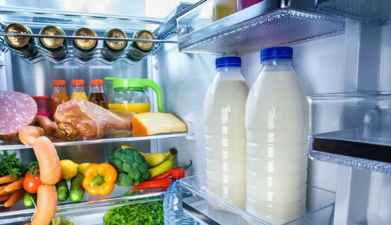 Kaip pašalinti kvapą iš šaldytuvo naudojant vieną virimo ingredientą